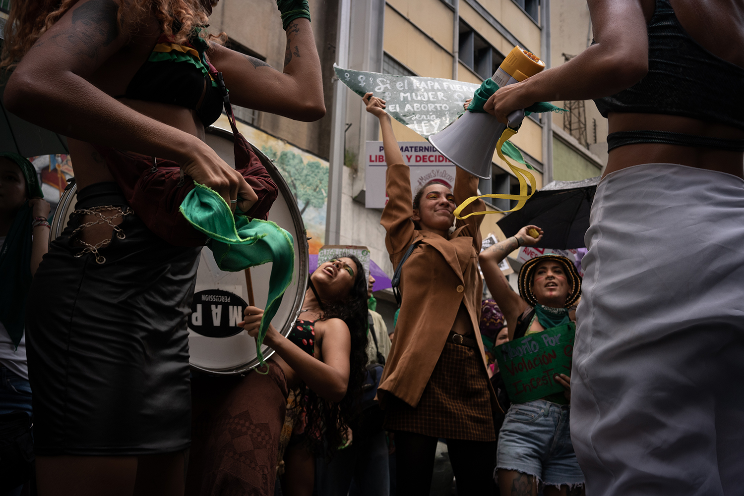 2 - HoldMyHand_AndreaHernandezBirceno-2 - 74fc3e00-d88e-4c9c-8b50-5ce078530e67.jpg