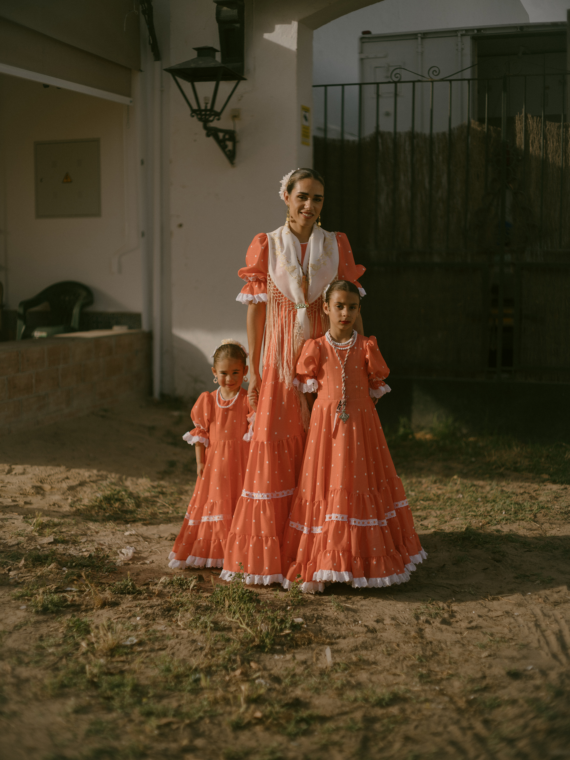 5 - Mother and her daughters - 2846b419-fb3c-467f-b8dc-50fafb167773.jpg