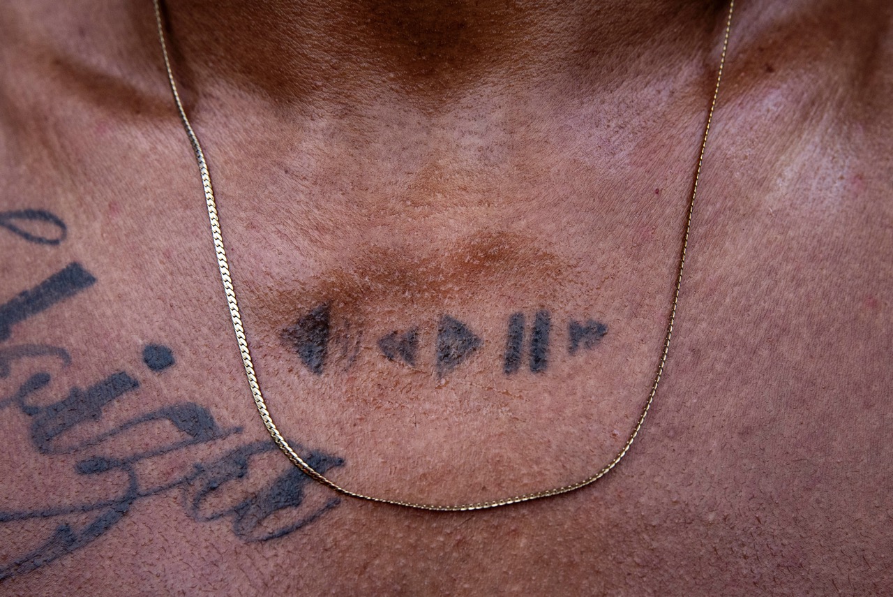 Groß (3 - B-Migrant - 96955939-98cd-4c76-a043-bb3fc16fd9e8).jpeg