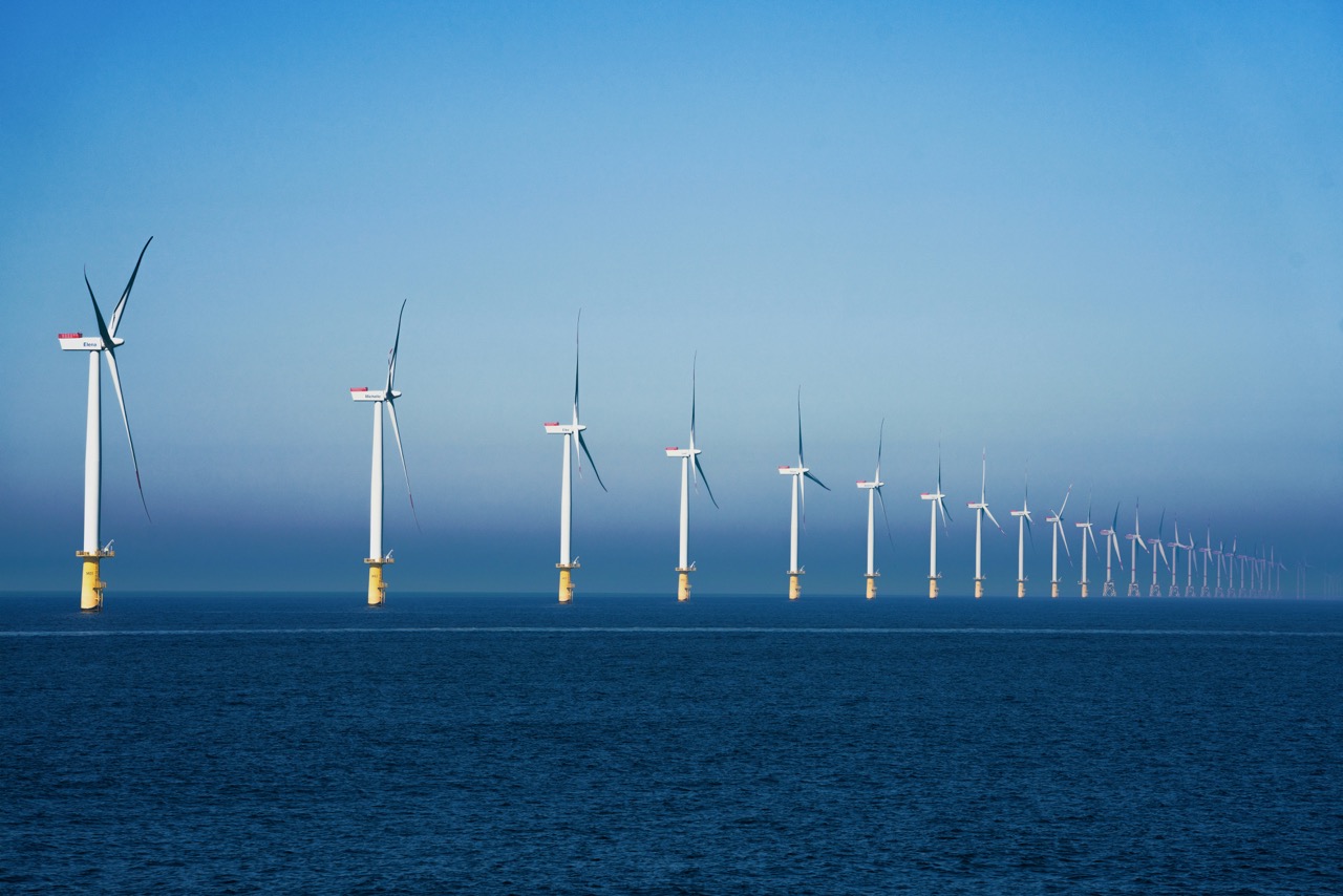 Groß (4 - A Wall of Wind Turbines - a0308885-0ac3-4519-94a4-145f0f2914b0).jpeg