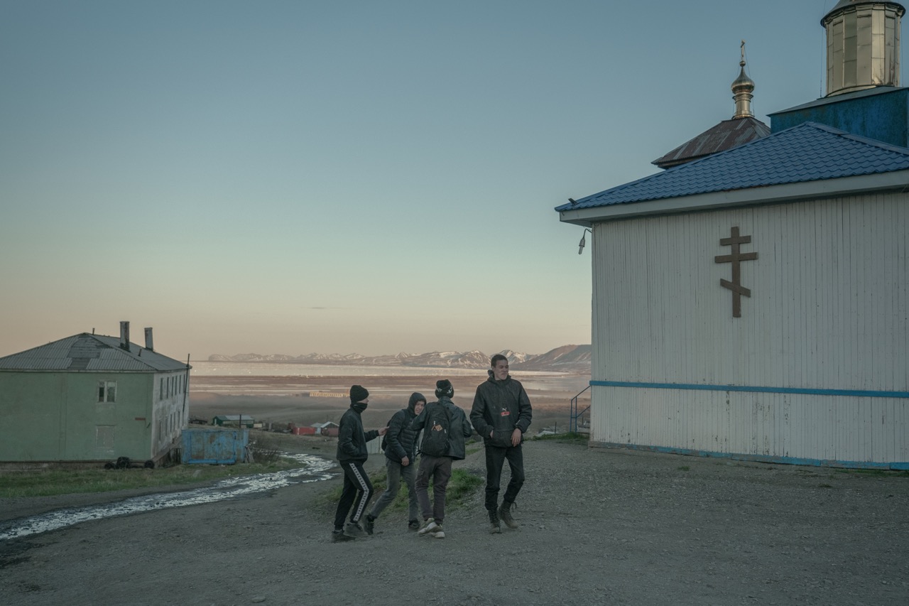 Groß (8 - Boys walk along the streets of the village- Beringovsky- Chukotka - e9c61f5d-401.jpeg