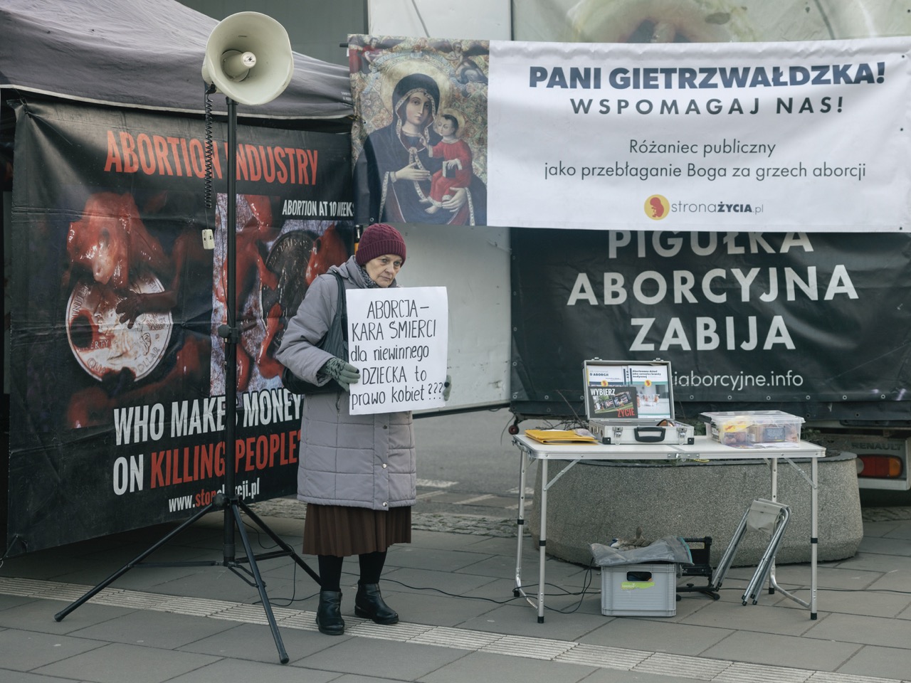 Groß (5 - Abortion-Ehrat-15 - b660710b-e0aa-4d15-8fd5-3cb89995b21a).jpeg
